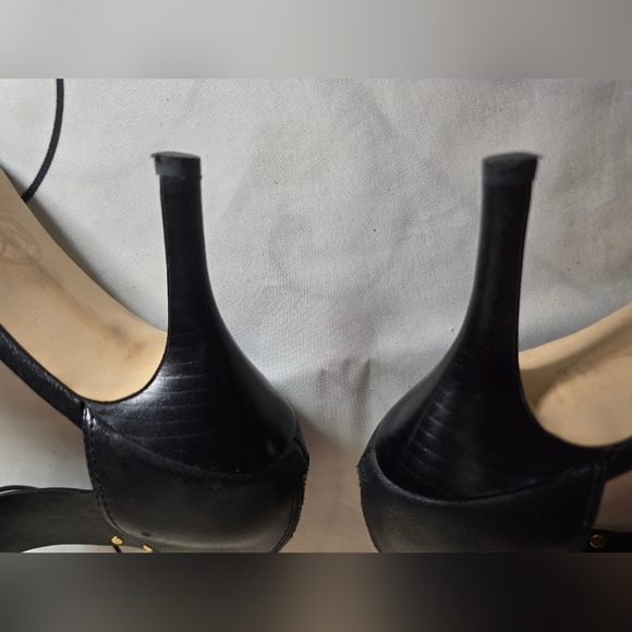 🔥EUC MICHAEL KORS LEATHER GIULIANA MID ANKLE STRAP PUMPS - Picture 12 of 16